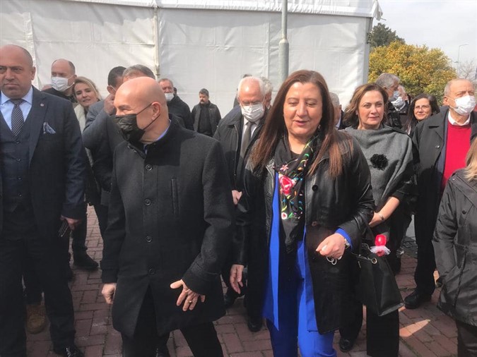 Başkan ÖZYOL,İzmir Büyükşehir Belediyesinin düzenlediği Toplumsal Cinsiyet Eşitliği Zirvesine katıldı.
