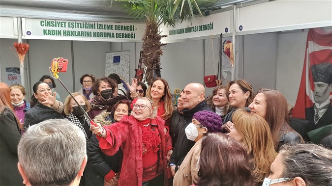 Başkan ÖZYOL,İzmir Büyükşehir Belediyesinin düzenlediği Toplumsal Cinsiyet Eşitliği Zirvesine katıldı.