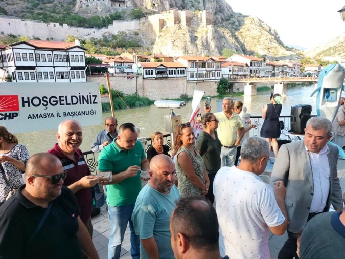 CHP İl Teşkilatı Aşure İkramında Bulundu