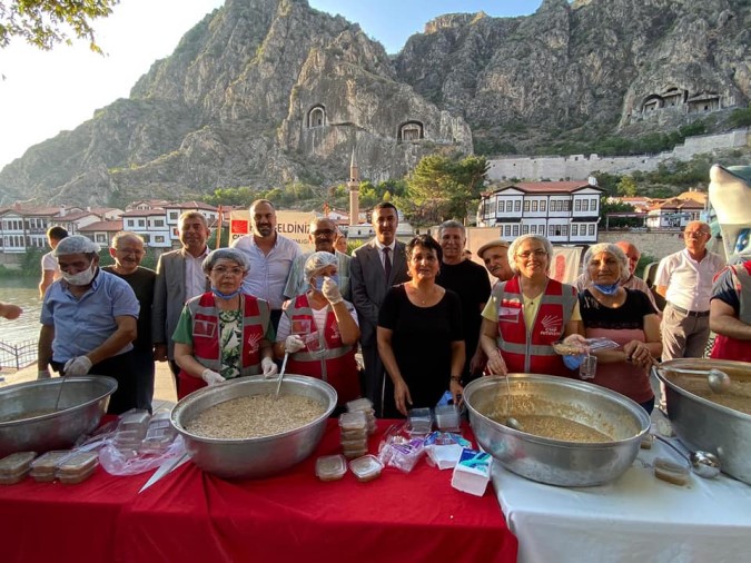 CHP İl Teşkilatı Aşure İkramında Bulundu