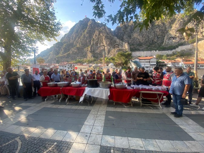 CHP İl Teşkilatı Aşure İkramında Bulundu