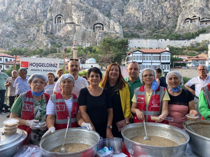 CHP İl Teşkilatı Aşure İkramında Bulundu