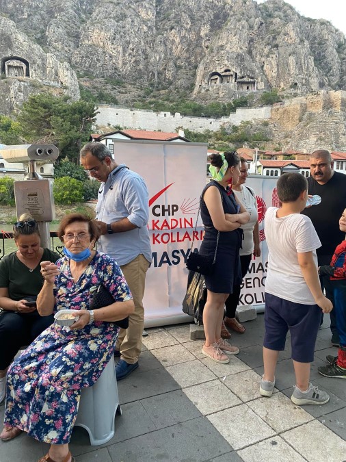 CHP İl Teşkilatı Aşure İkramında Bulundu