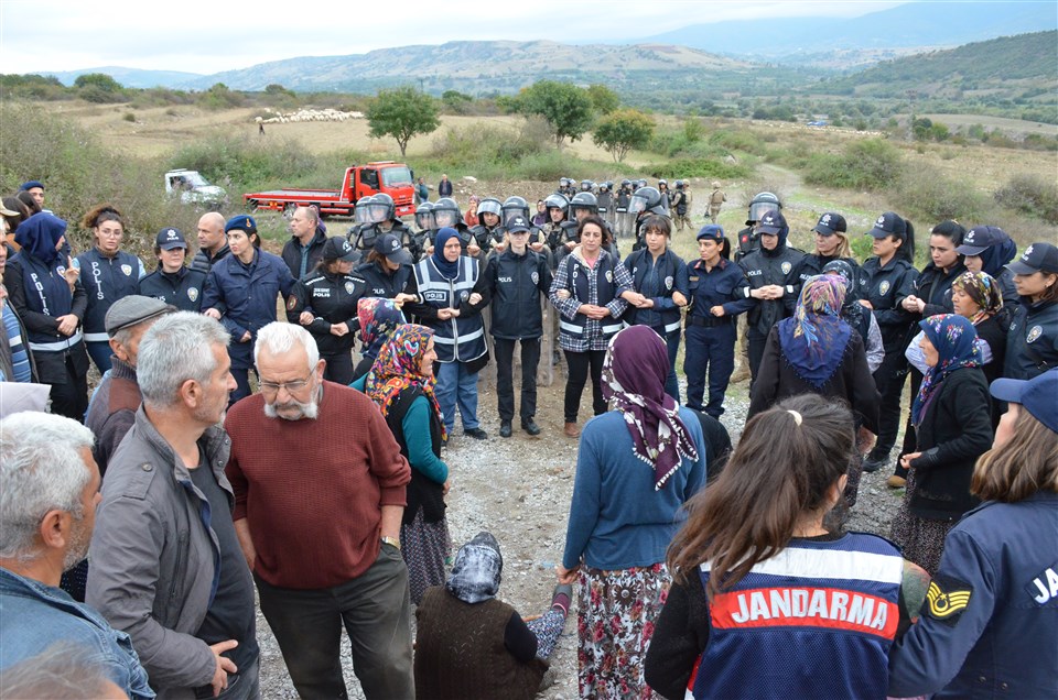 Taşova’da Büyük Kargaşa..! Güvenlik Güçleri İle Köy Halkını Karşı Karşıya Getirdiler