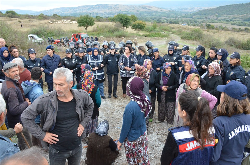 Taşova’da Büyük Kargaşa..! Güvenlik Güçleri İle Köy Halkını Karşı Karşıya Getirdiler