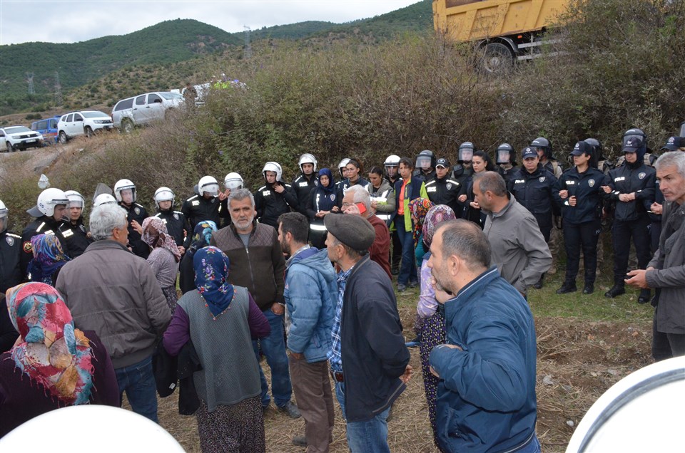 Taşova’da Büyük Kargaşa..! Güvenlik Güçleri İle Köy Halkını Karşı Karşıya Getirdiler