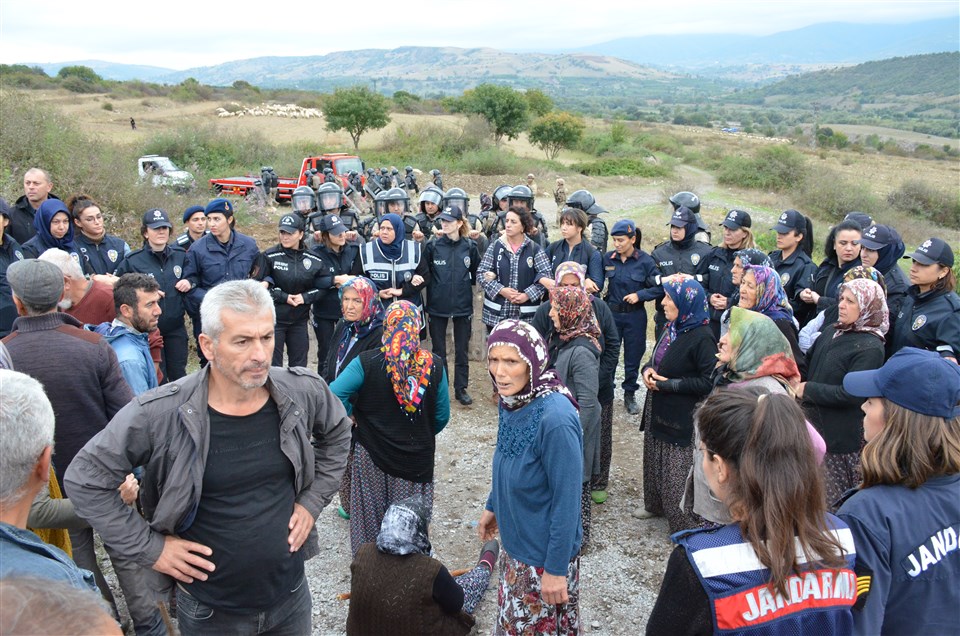 Taşova’da Büyük Kargaşa..! Güvenlik Güçleri İle Köy Halkını Karşı Karşıya Getirdiler