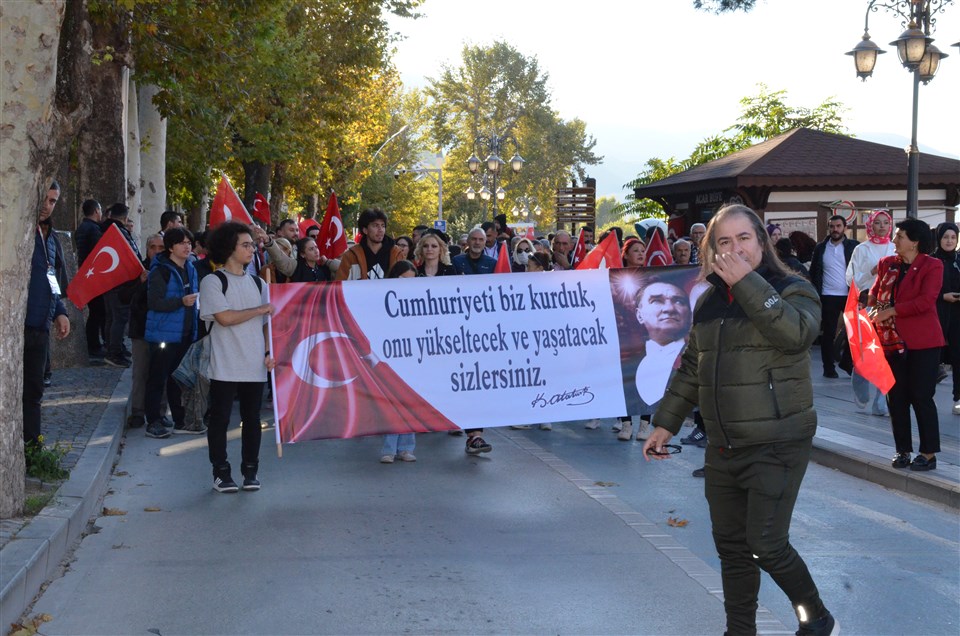 Amasya’da Cumhuriyet Yürüyüşü
