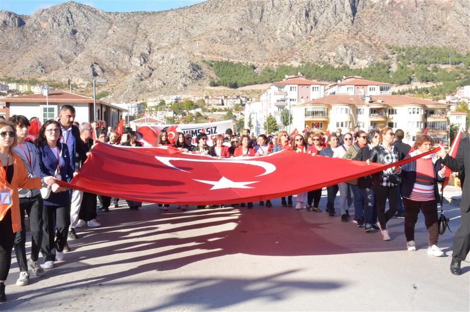 Amasya’da Cumhuriyet Yürüyüşü