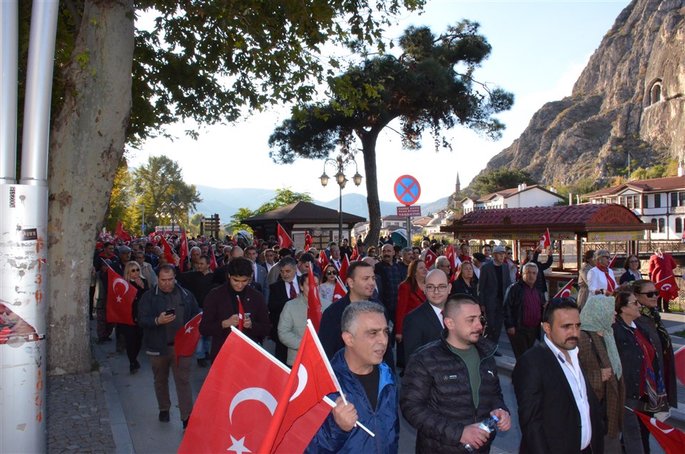 Amasya’da Cumhuriyet Yürüyüşü