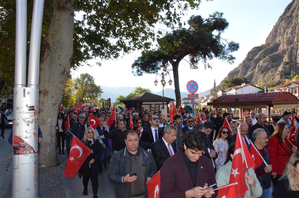 Amasya’da Cumhuriyet Yürüyüşü