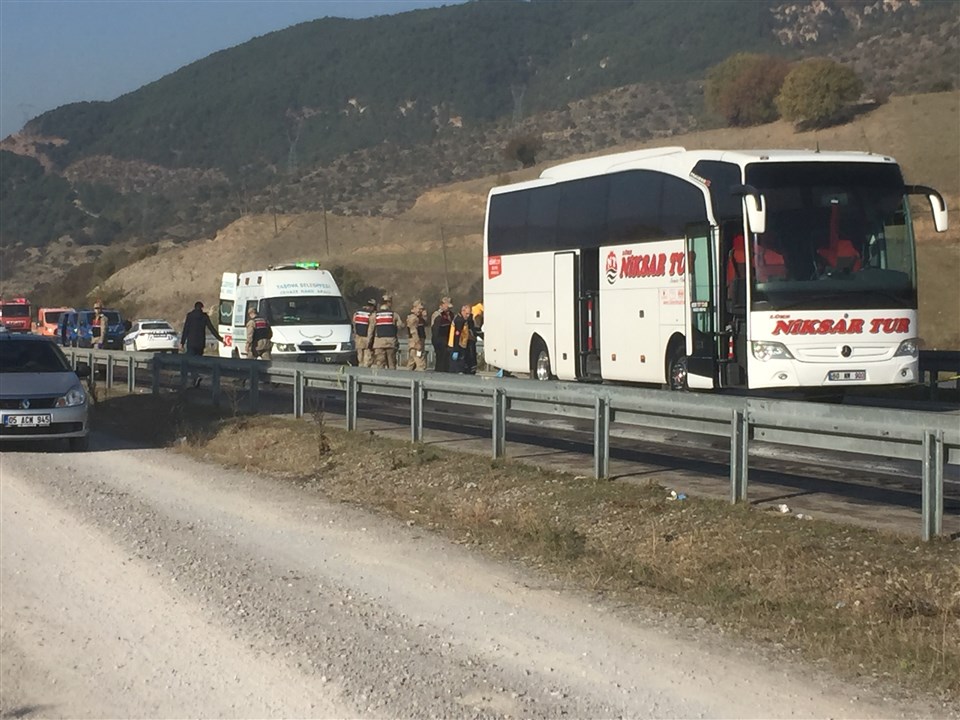 Otobüs Tıra Arkadan Çarptı Çok Ölü ve Yaralılar Var