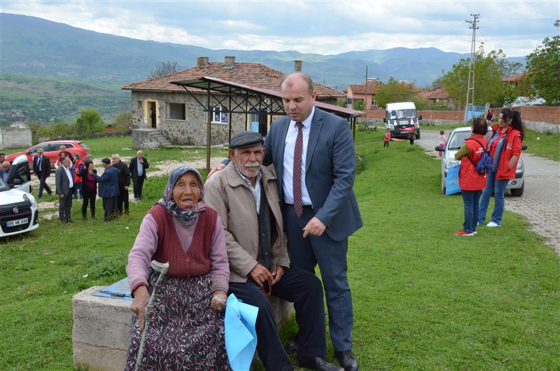 Kendisine Oy Toplar Gibi Çalıştı
