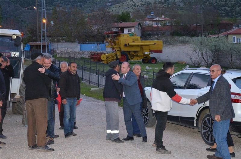 Kendisine Oy Toplar Gibi Çalıştı