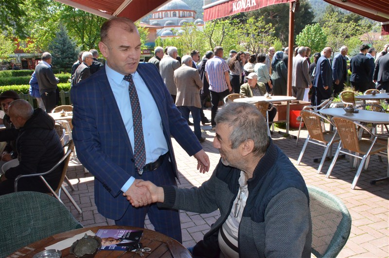 Kendisine Oy Toplar Gibi Çalıştı