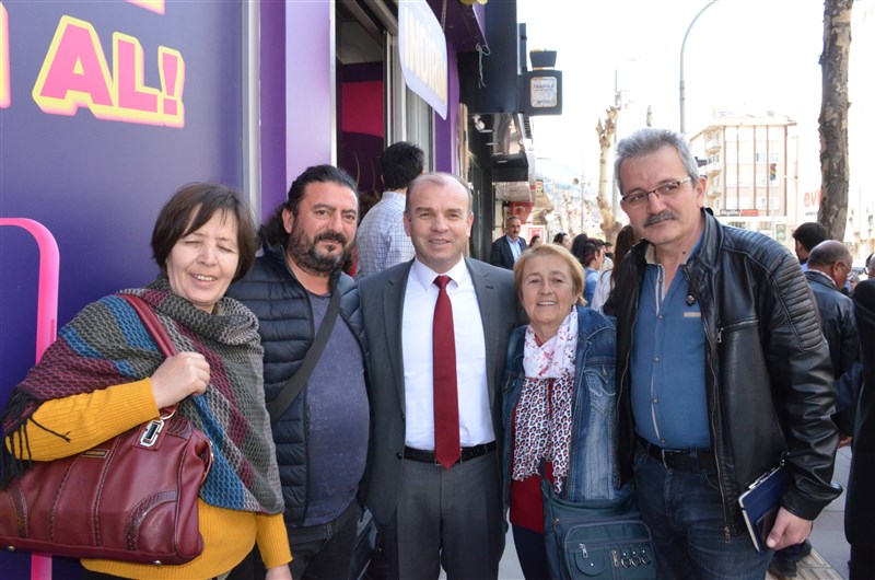 Kendisine Oy Toplar Gibi Çalıştı