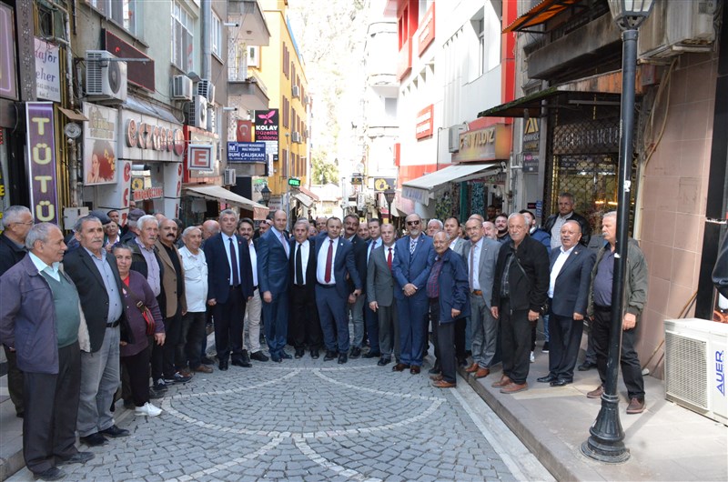 Kendisine Oy Toplar Gibi Çalıştı