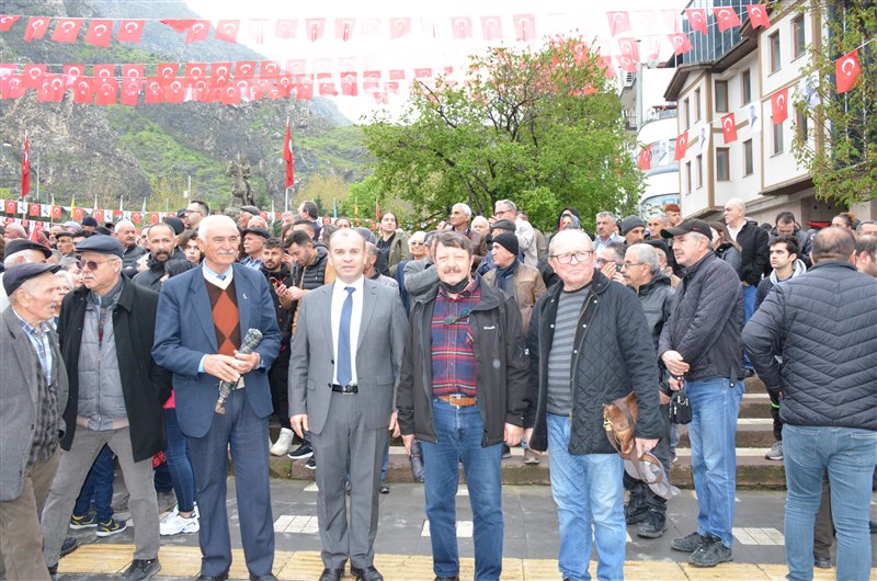 Kendisine Oy Toplar Gibi Çalıştı