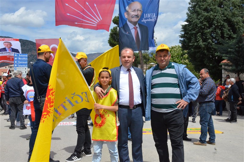 Kendisine Oy Toplar Gibi Çalıştı