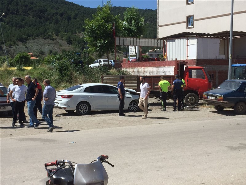 Taşova’da Otomobil Yayaya Çarptı