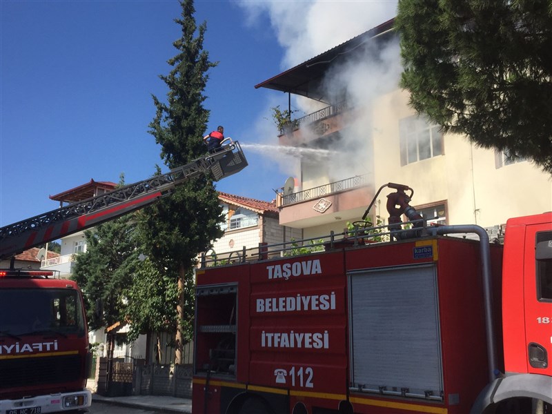 Taşova’da Yangın Yürekleri Ağıza Getirdi.