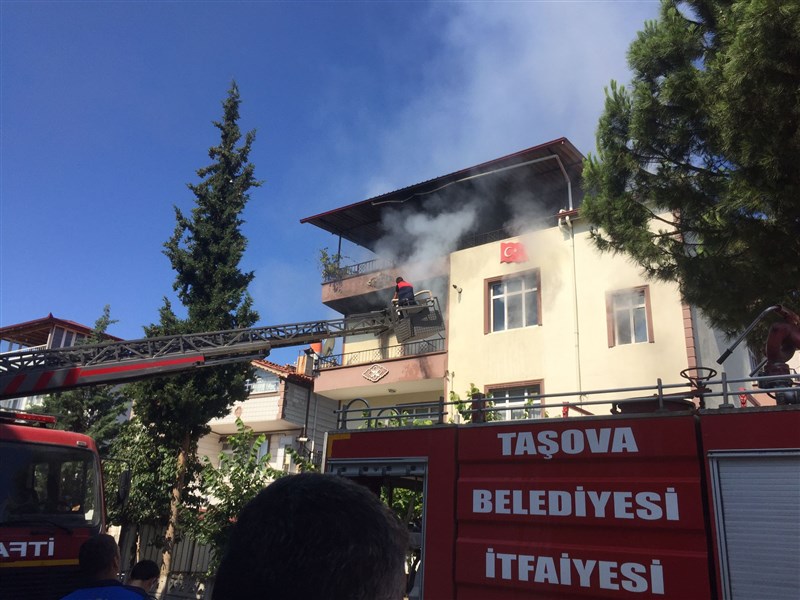 Taşova’da Yangın Yürekleri Ağıza Getirdi.