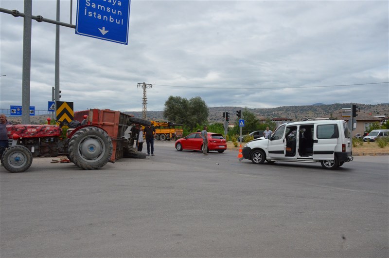 Taşova Giriş Kavşağında Kaza..!