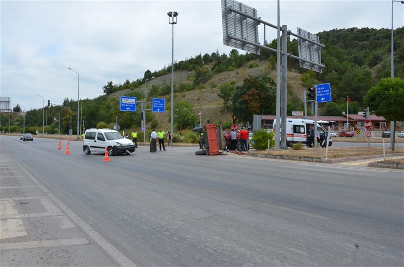 Taşova Giriş Kavşağında Kaza..!