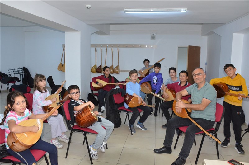 Taşova'da Yeni Aşık Veyseller Yetişiyor