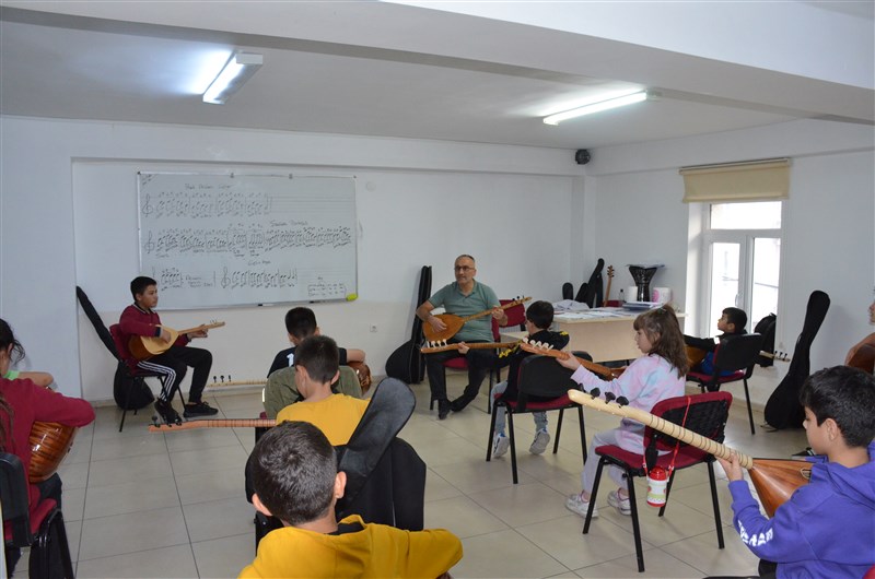 Taşova'da Yeni Aşık Veyseller Yetişiyor
