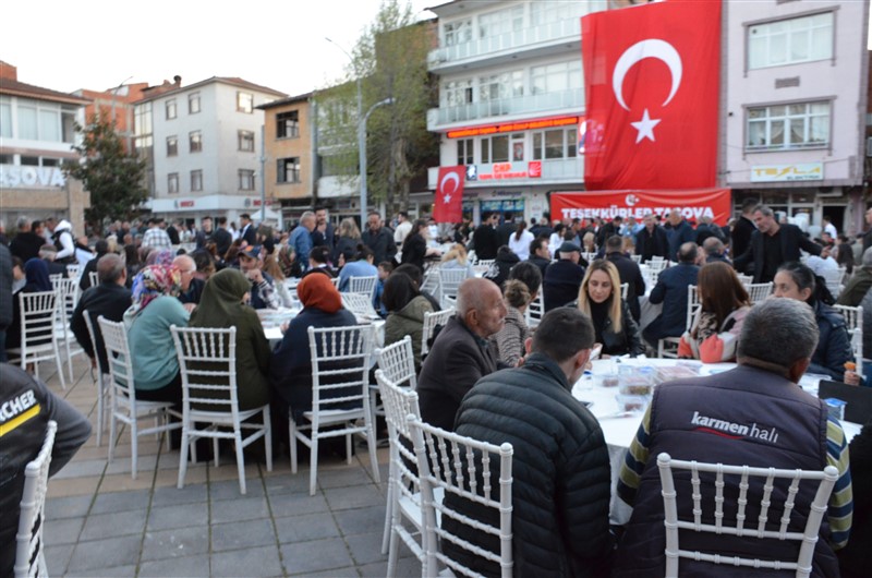 İFTAR PROGRAMINA BEŞ BİNDEN FAZLA VATANDAŞ KATILDI