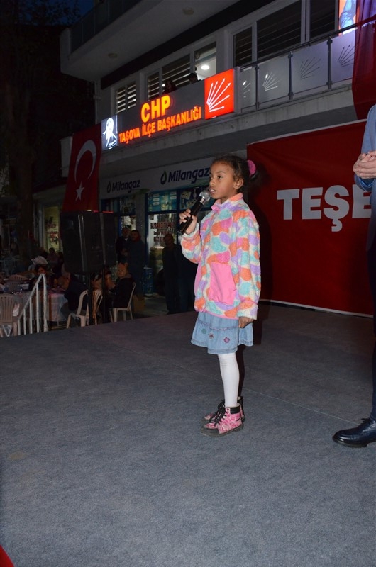 İFTAR PROGRAMINA BEŞ BİNDEN FAZLA VATANDAŞ KATILDI
