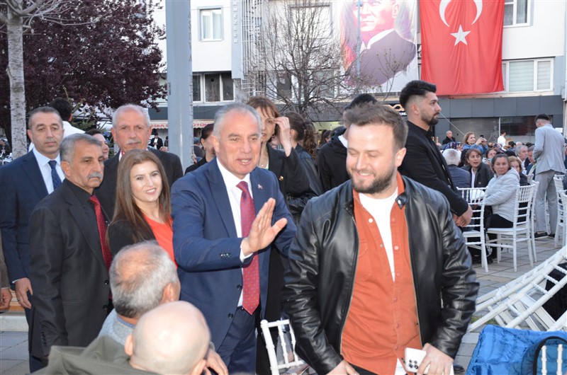 İFTAR PROGRAMINA BEŞ BİNDEN FAZLA VATANDAŞ KATILDI