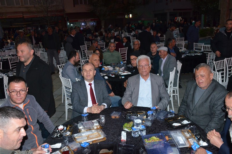 İFTAR PROGRAMINA BEŞ BİNDEN FAZLA VATANDAŞ KATILDI