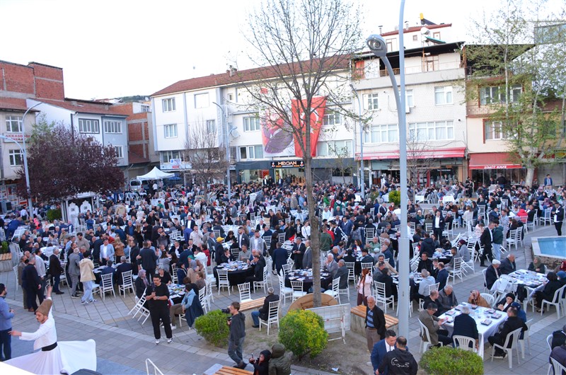 İFTAR PROGRAMINA BEŞ BİNDEN FAZLA VATANDAŞ KATILDI