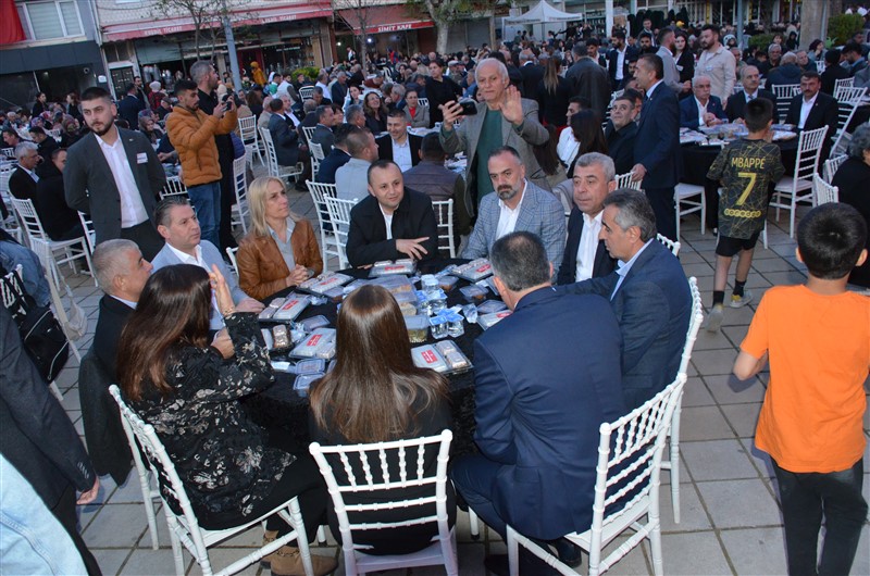 İFTAR PROGRAMINA BEŞ BİNDEN FAZLA VATANDAŞ KATILDI
