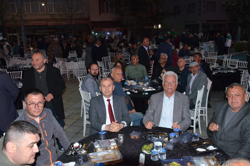 İFTAR PROGRAMINA BEŞ BİNDEN FAZLA VATANDAŞ KATILDI