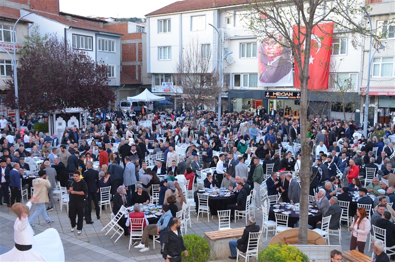 İFTAR PROGRAMINA BEŞ BİNDEN FAZLA VATANDAŞ KATILDI