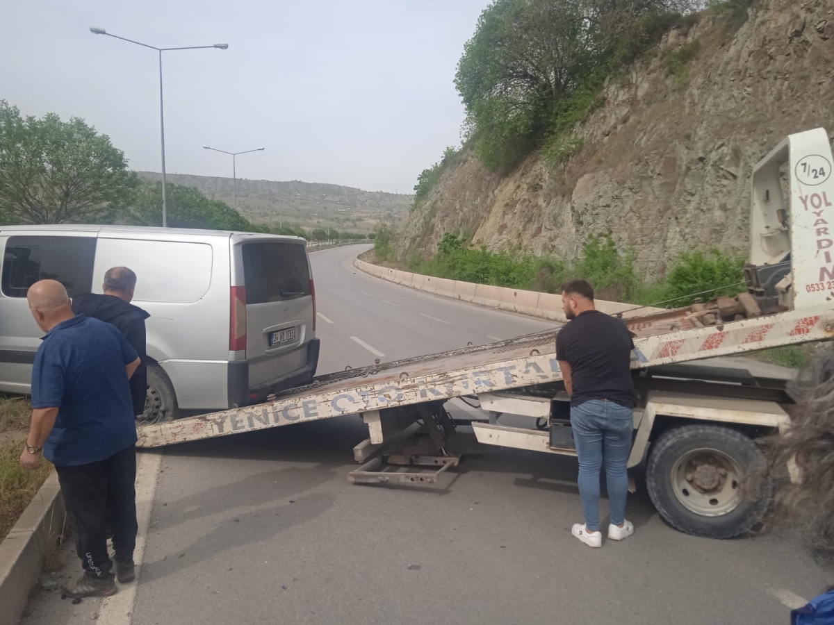 Cenazeye Giderken Kaza Yaptılar