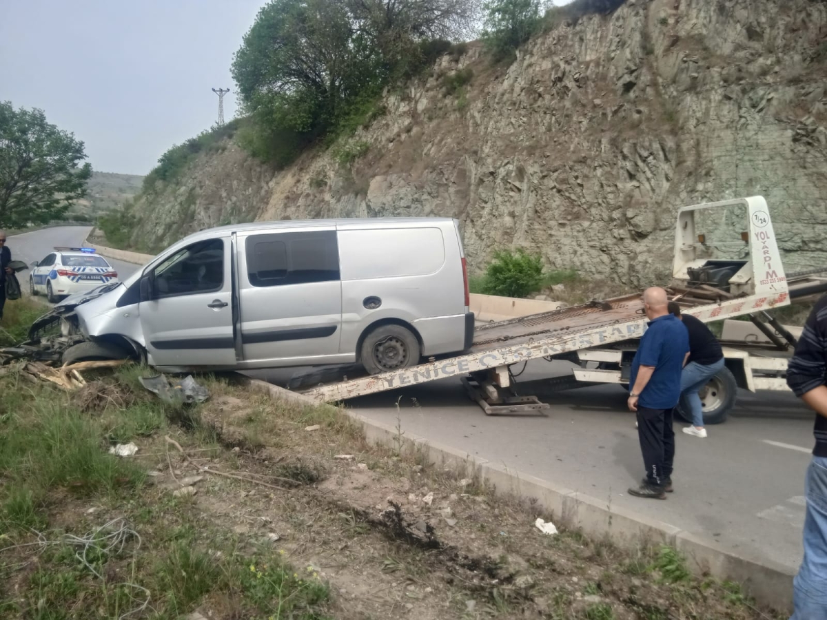 Cenazeye Giderken Kaza Yaptılar