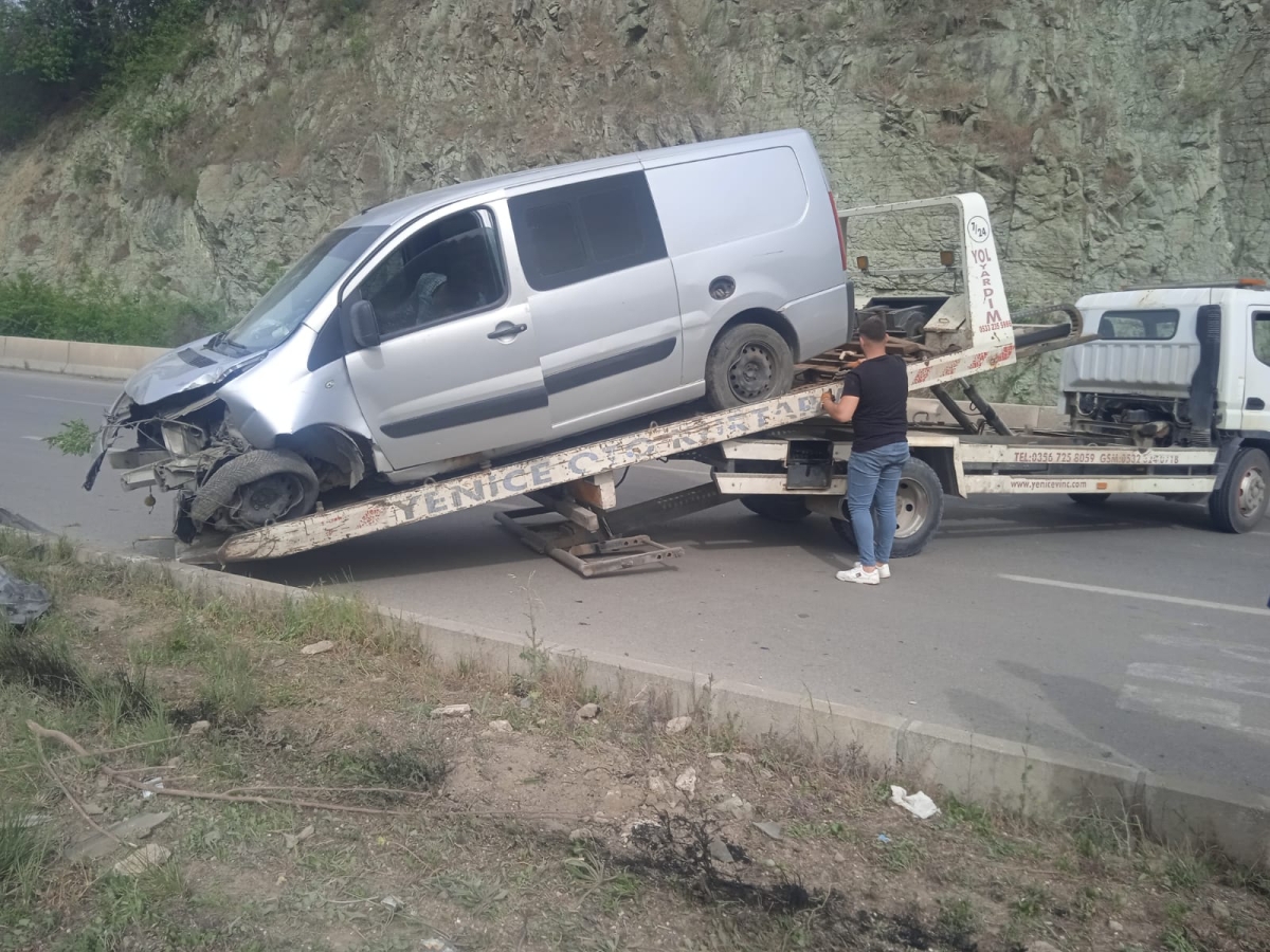 Cenazeye Giderken Kaza Yaptılar
