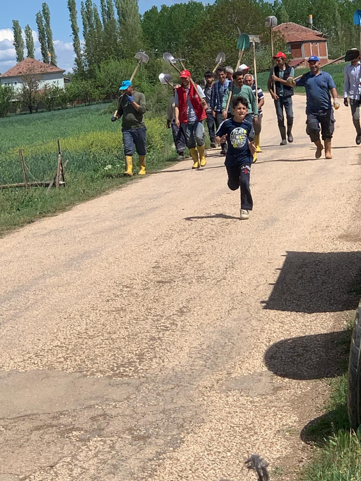 Taşova’da İmece Usulü Sulama Kanalları Temizlendi