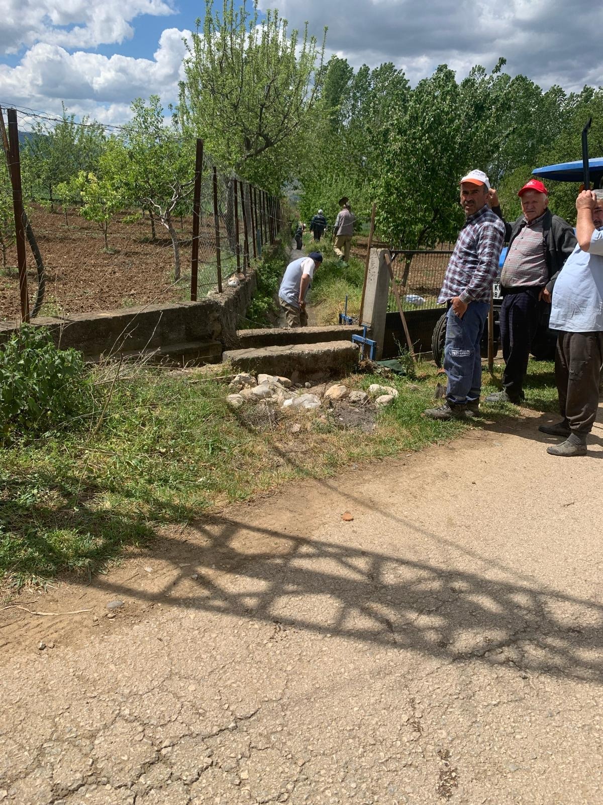 Taşova’da İmece Usulü Sulama Kanalları Temizlendi