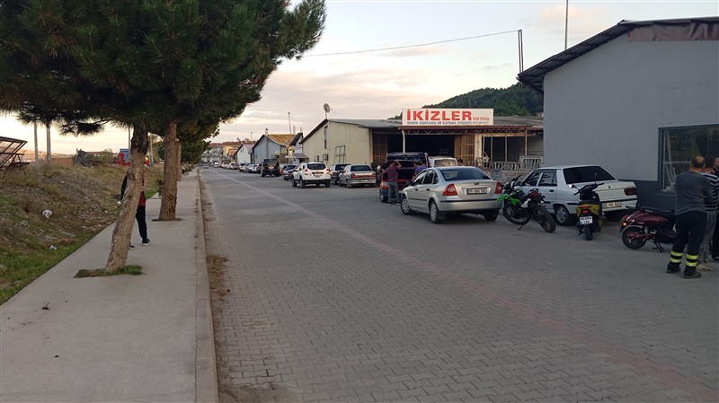 Taşova’da Çalışır Durumdaki Traktör Mobilya Dükkanına Girdi