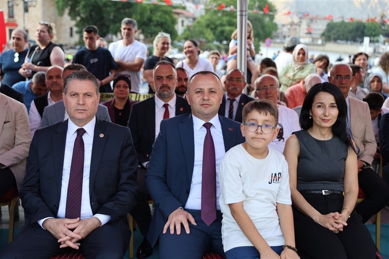 Cumhuriyetin Doğduğu Şehirde Gurur Günü: Amasya Uluslararası Atatürk Kültür ve Sanat Festivali Başladı!