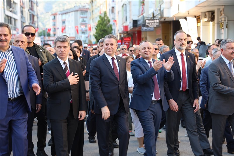 Cumhuriyetin Doğduğu Şehirde Gurur Günü: Amasya Uluslararası Atatürk Kültür ve Sanat Festivali Başladı!