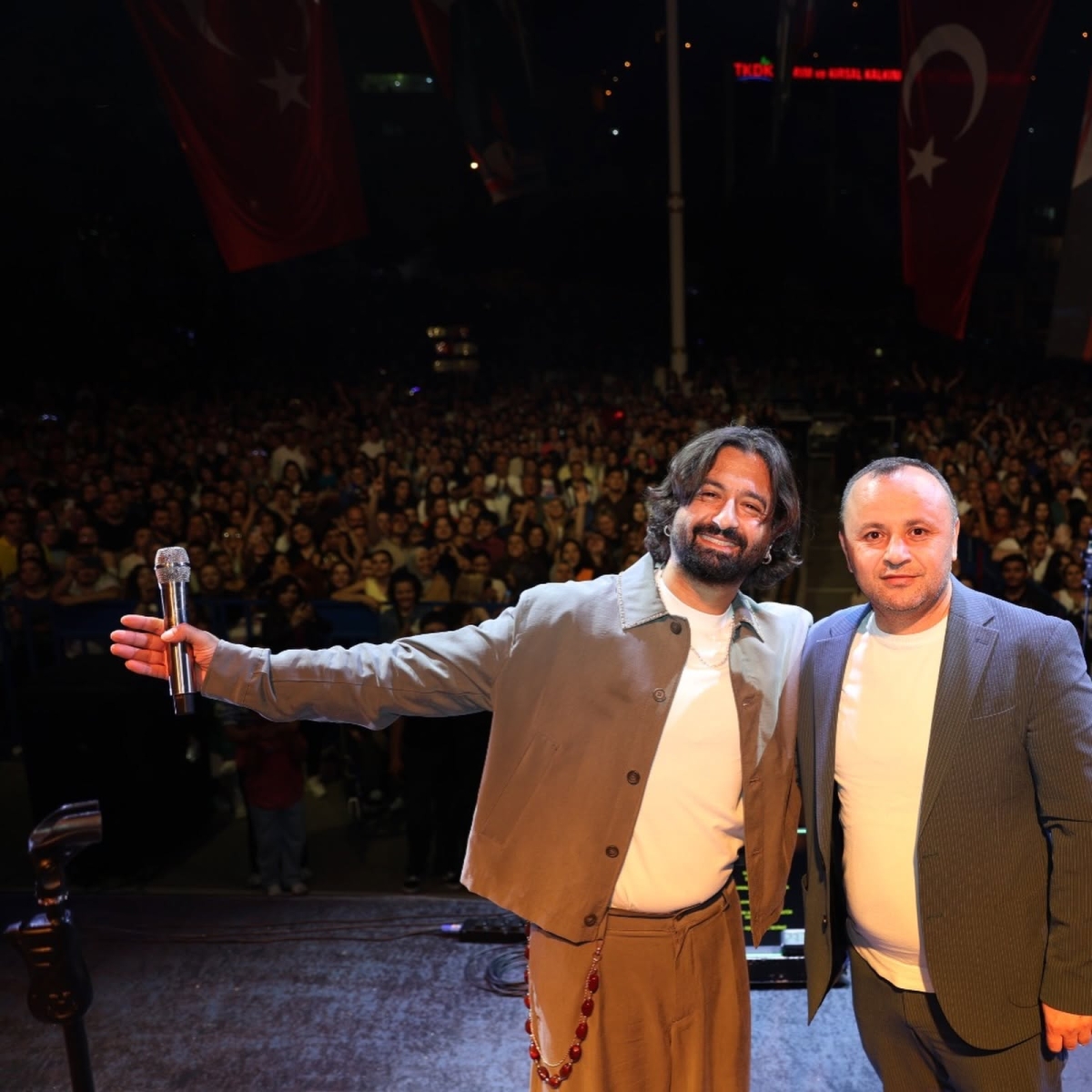 Amasya’da Koray Avcı Rüzgârı: Binlerce Kişi Hep Bir Ağızdan Söyledi!