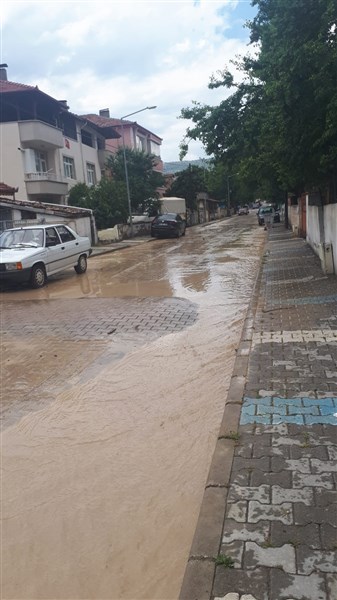 Taşova'da Yoğun Yağmur Yağışı ve Sel