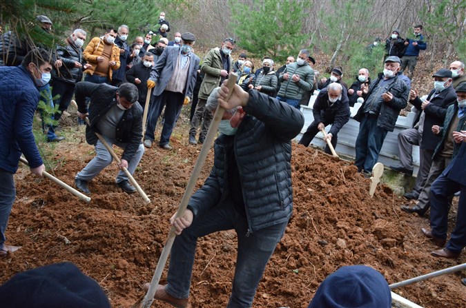 Milletvekili Zeybek'in Babası Son Yolculuğuna Uğurlandı