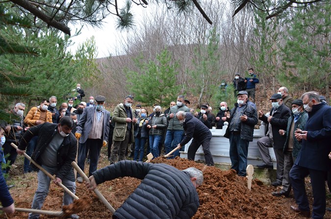 Milletvekili Zeybek'in Babası Son Yolculuğuna Uğurlandı
